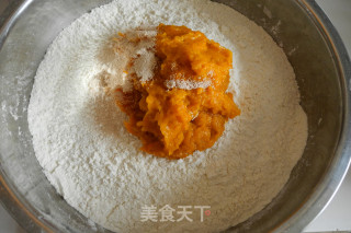 南瓜猪蹄卷的做法步骤：2