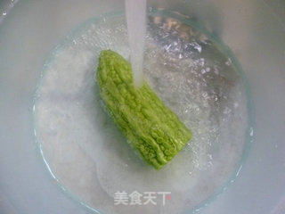苦瓜烧豆腐的做法步骤：2