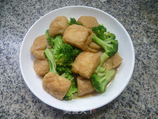 西兰花炒油豆腐的做法步骤：11
