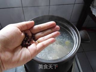 金针炖猪蹄的做法步骤：4