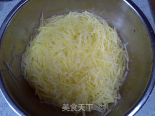 土豆丝饼的做法步骤：8