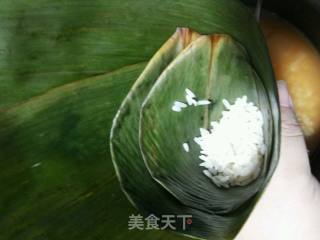 咸蛋肉粽的做法步骤：9