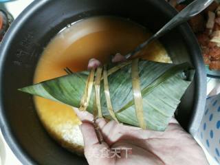 咸蛋肉粽的做法步骤：14