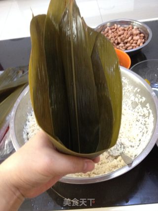 广式五花肉板栗咸肉棕子的做法步骤：2