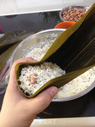 广式五花肉板栗咸肉棕子的做法步骤：4