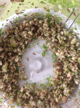 香菇芹菜饼的做法步骤：2