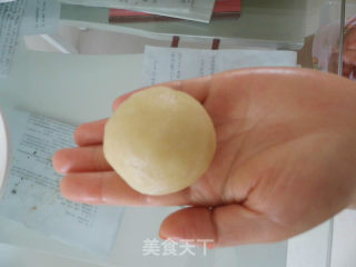 我一直都心心念念的中式点心——豆沙菊花酥的做法步骤：6