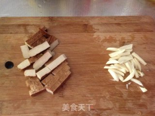 蒜苔炒香干（失败版）的做法步骤：2
