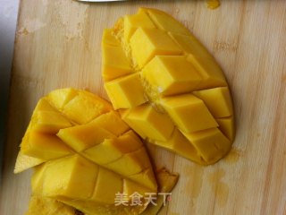 芒果西米捞的做法步骤：2