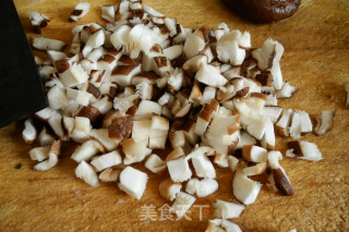 杂菇鸡蛋肉酱的做法步骤：1