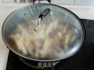 茶树菇炒鱿鱼的做法步骤：8