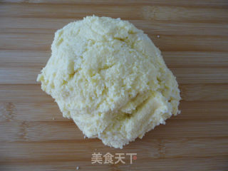 简单可口的小点心——黄金椰丝球的做法步骤：5