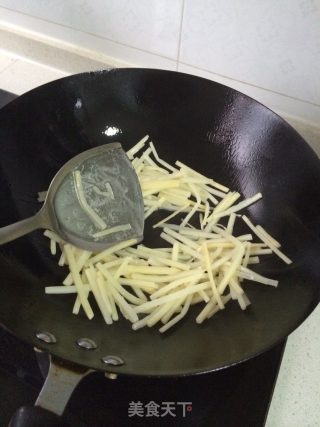 笋丝培根年糕汤的做法步骤：3