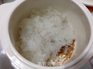 阿胶鲜奶炖燕窝的做法步骤：5