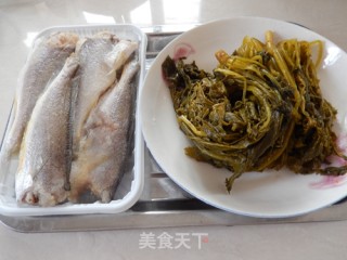 雪菜烧小黄鱼的做法步骤：1