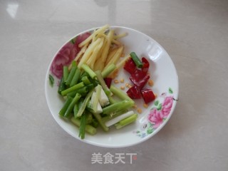 雪菜烧小黄鱼的做法步骤：4