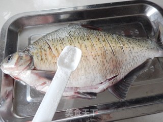 红烧鳊鱼的做法步骤：2