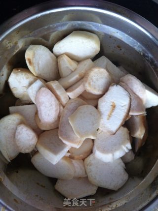 杏鲍菇烧鸡翅根的做法步骤：2