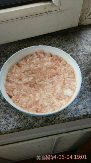 太阳肉的做法步骤：1