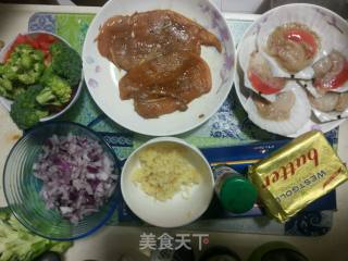 鸡排扇贝配意粉的做法步骤：1