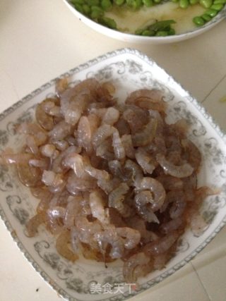 炸虾的做法步骤：1