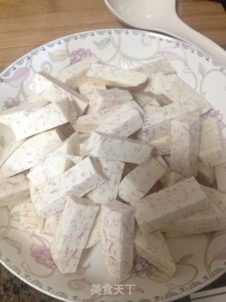 拔丝芋头的做法步骤：1