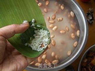 板栗鲜肉粽的做法步骤：4