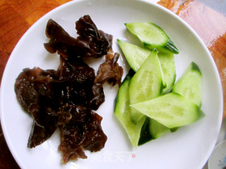 炒黑鱼片的做法步骤：3