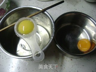 芒果戚风的做法步骤：2