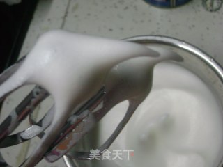 芒果戚风的做法步骤：6