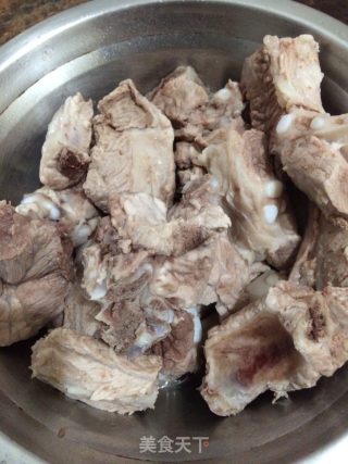 排骨焖面的做法步骤：1
