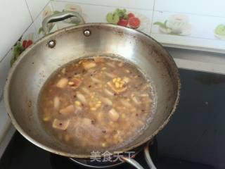 蒜香猪皮焖黄豆的做法步骤：5