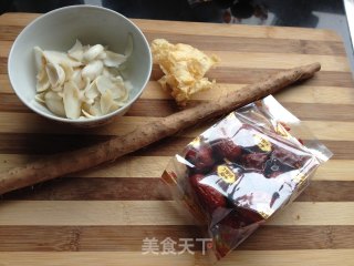 山药百合银耳羹的做法步骤：1