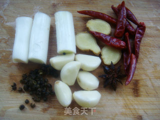 土豆炖牛腩的做法步骤：3