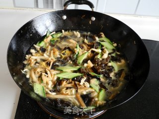三鲜肉丝打卤面的做法步骤：8