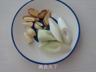 舌尖上的中国2-相逢-金针炖猪蹄的做法的做法步骤：5