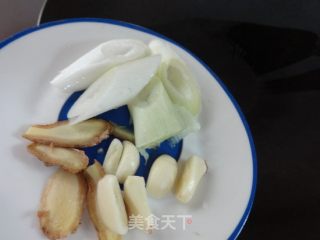 舌尖上的中国2-相逢-金针炖猪蹄的做法的做法步骤：6