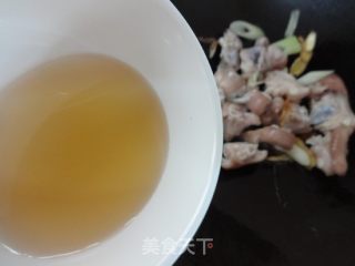 舌尖上的中国2-相逢-金针炖猪蹄的做法的做法步骤：8