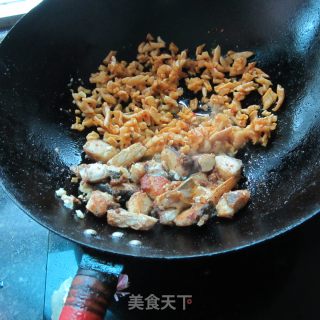 干萝卜丁煮鱼的做法步骤：6