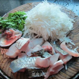 麻辣萝卜丝鱼的做法步骤：1