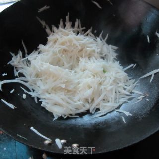 麻辣萝卜丝鱼的做法步骤：4