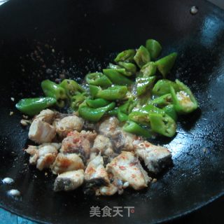青椒鱼丁的做法步骤：5