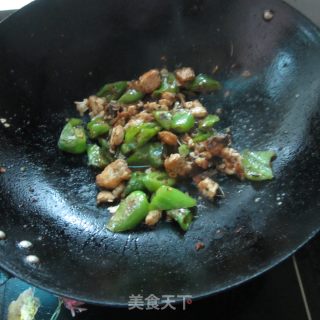 青椒鱼丁的做法步骤：8