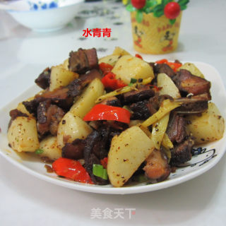 土豆丁炒腊鸡腿的做法步骤：9