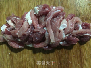 鱼香茭白炒肉---参考鱼香肉丝做法的做法步骤：3