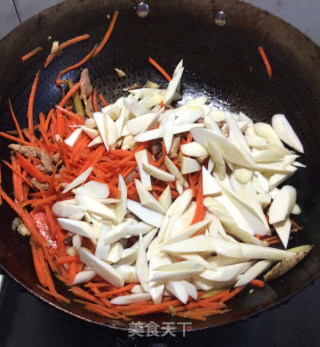 鱼香茭白炒肉---参考鱼香肉丝做法的做法步骤：10