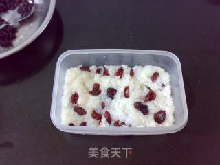 紫米果脯双色饭的做法步骤：2