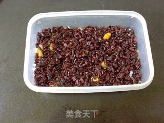 紫米果脯双色饭的做法步骤：3