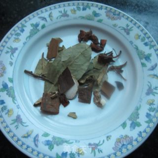 香叶红烧肉的做法步骤：3