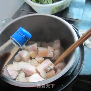 香叶红烧肉的做法步骤：7